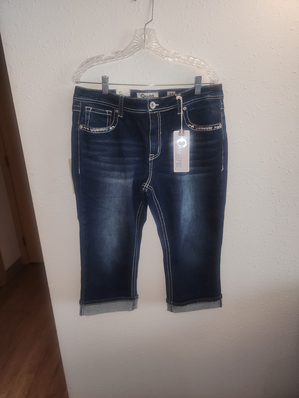 NWT Sz 33 (14/16) Women'sCharme Dark Wash Capri Jeans